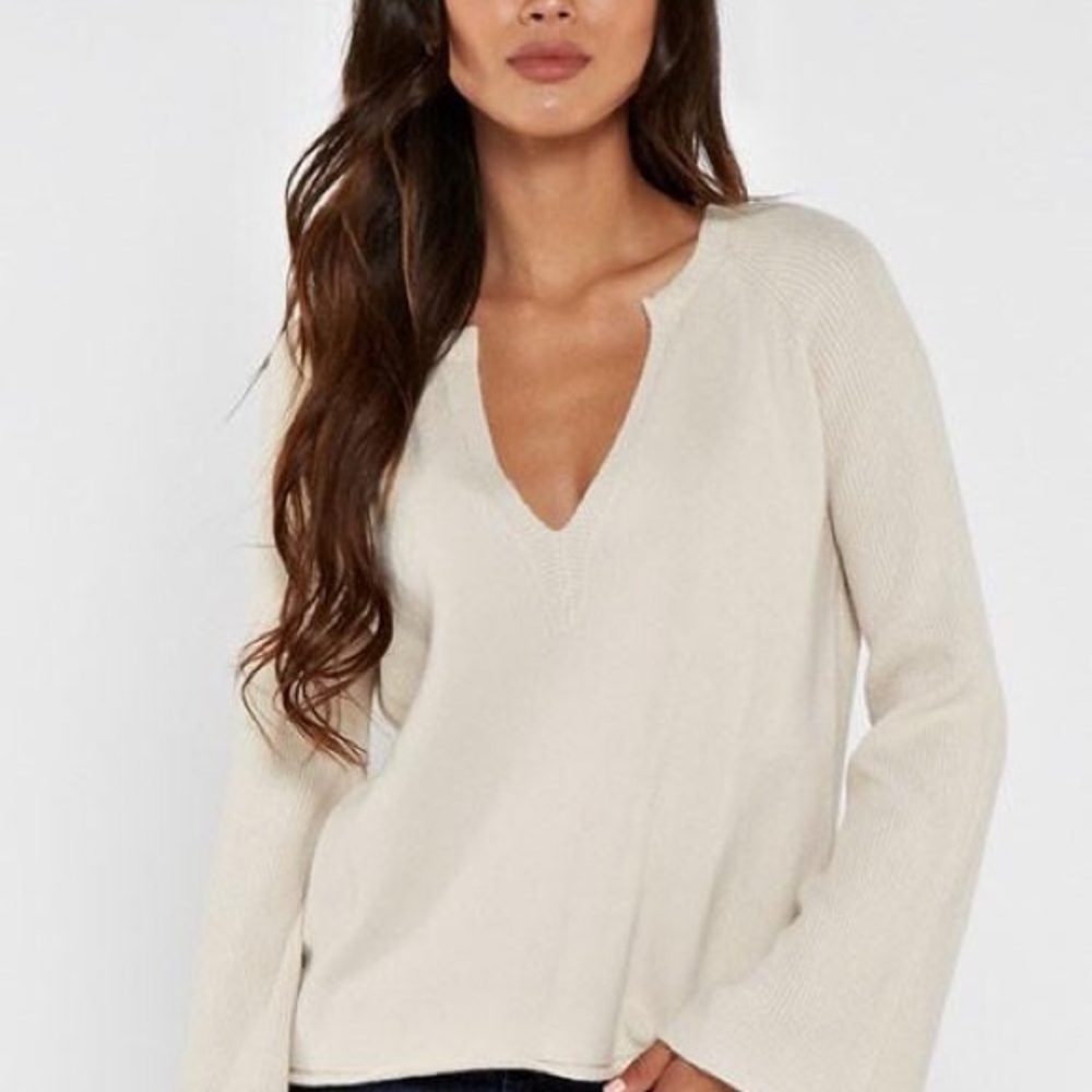 Love stitch V-Neck Sweater - Picture 2 of 4